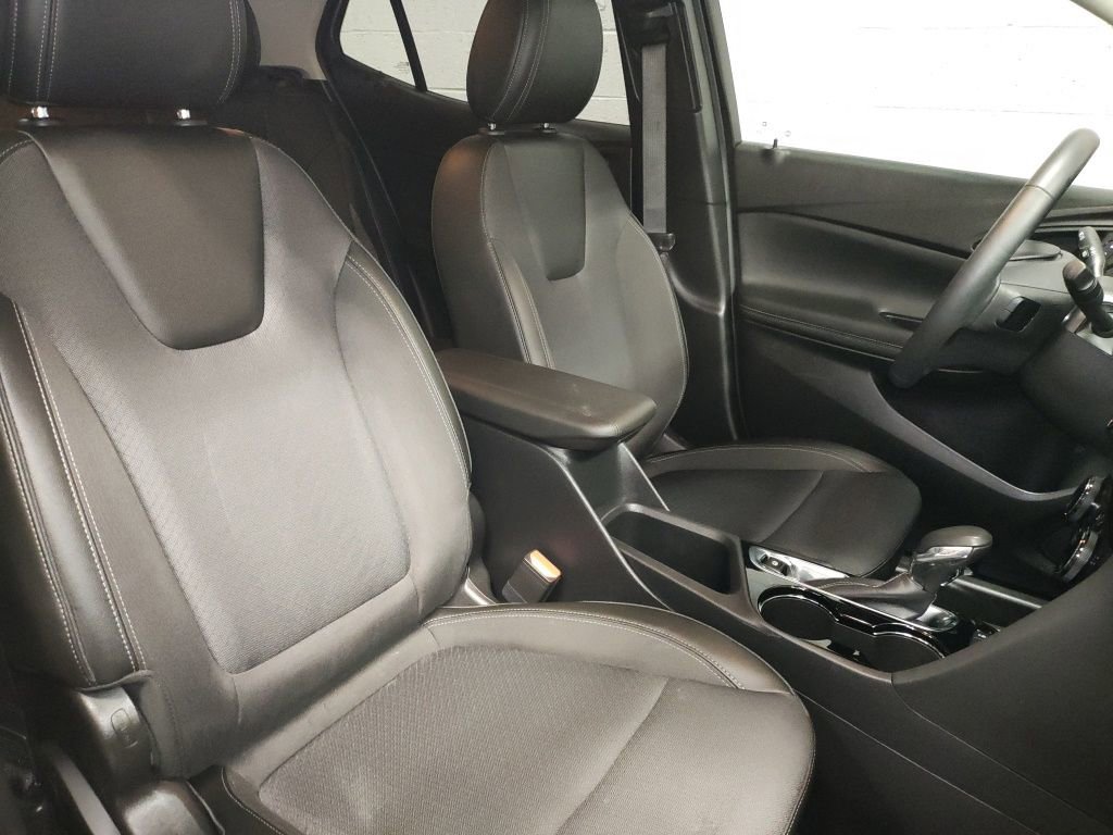 Used 2023 Buick Encore GX Preferred w/ Cold Weather Comfort Package FWD image 9