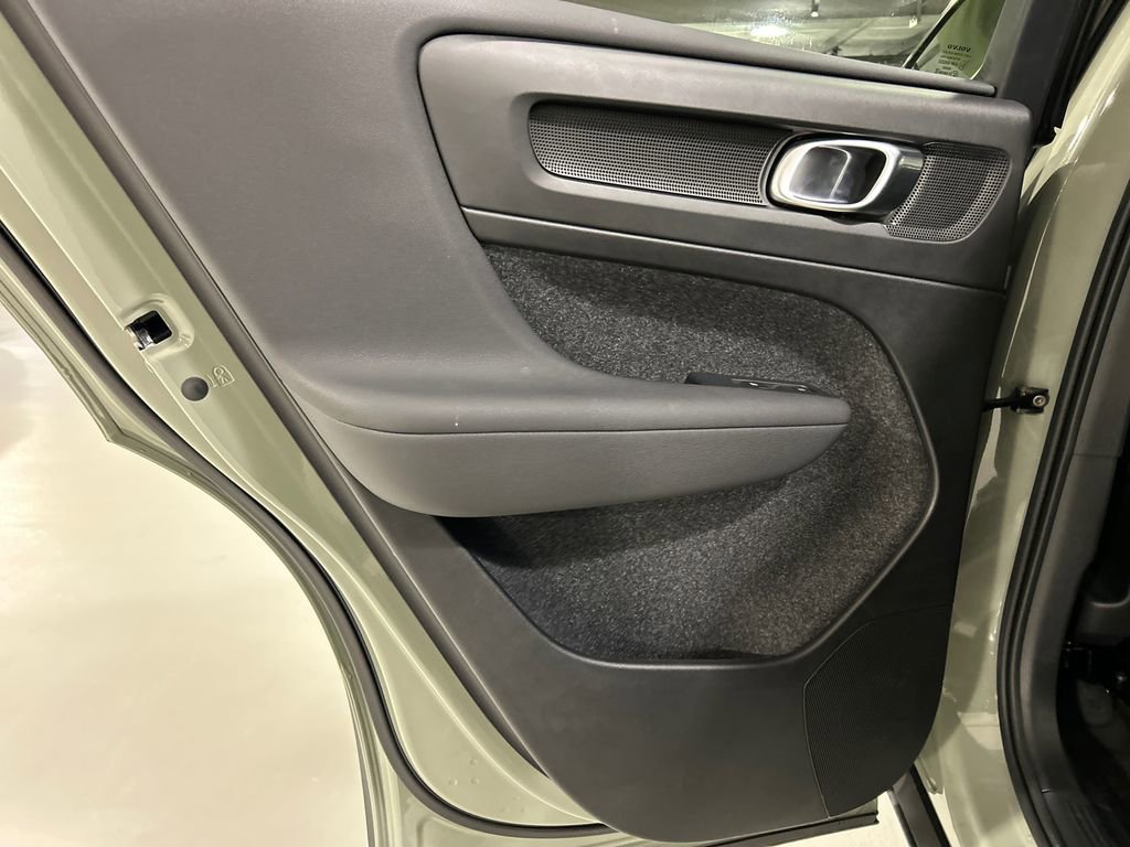 Certified 2024 Volvo C40 P8 Recharge Ultimate image 22