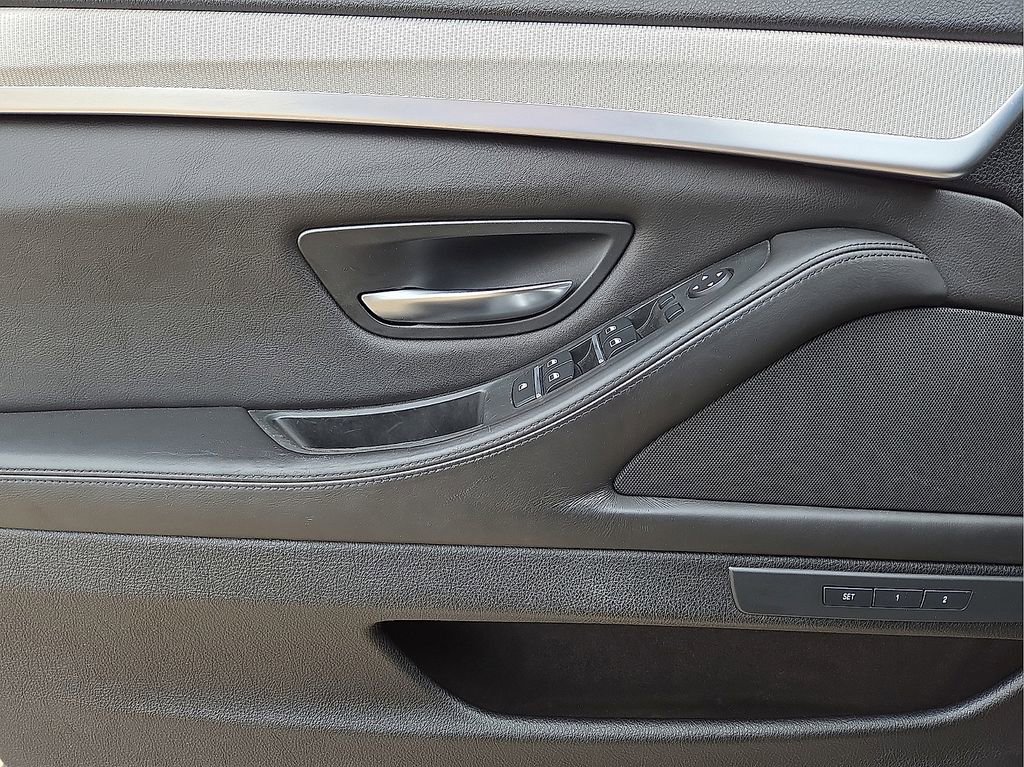 Used 2015 BMW M5 RWD image 19
