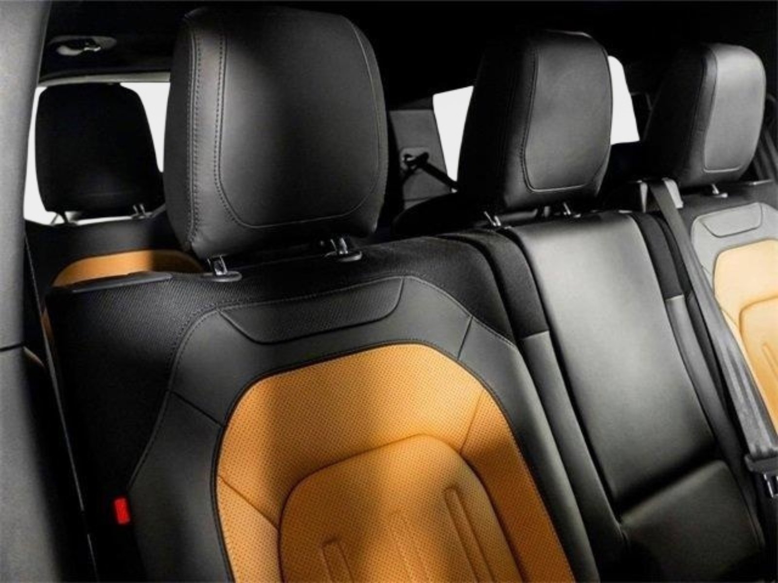 Used 2023 Land Rover Defender 130 X image 28