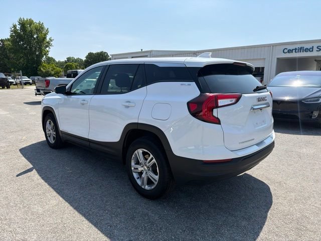 Used 2024 GMC Terrain SLE FWD image 3