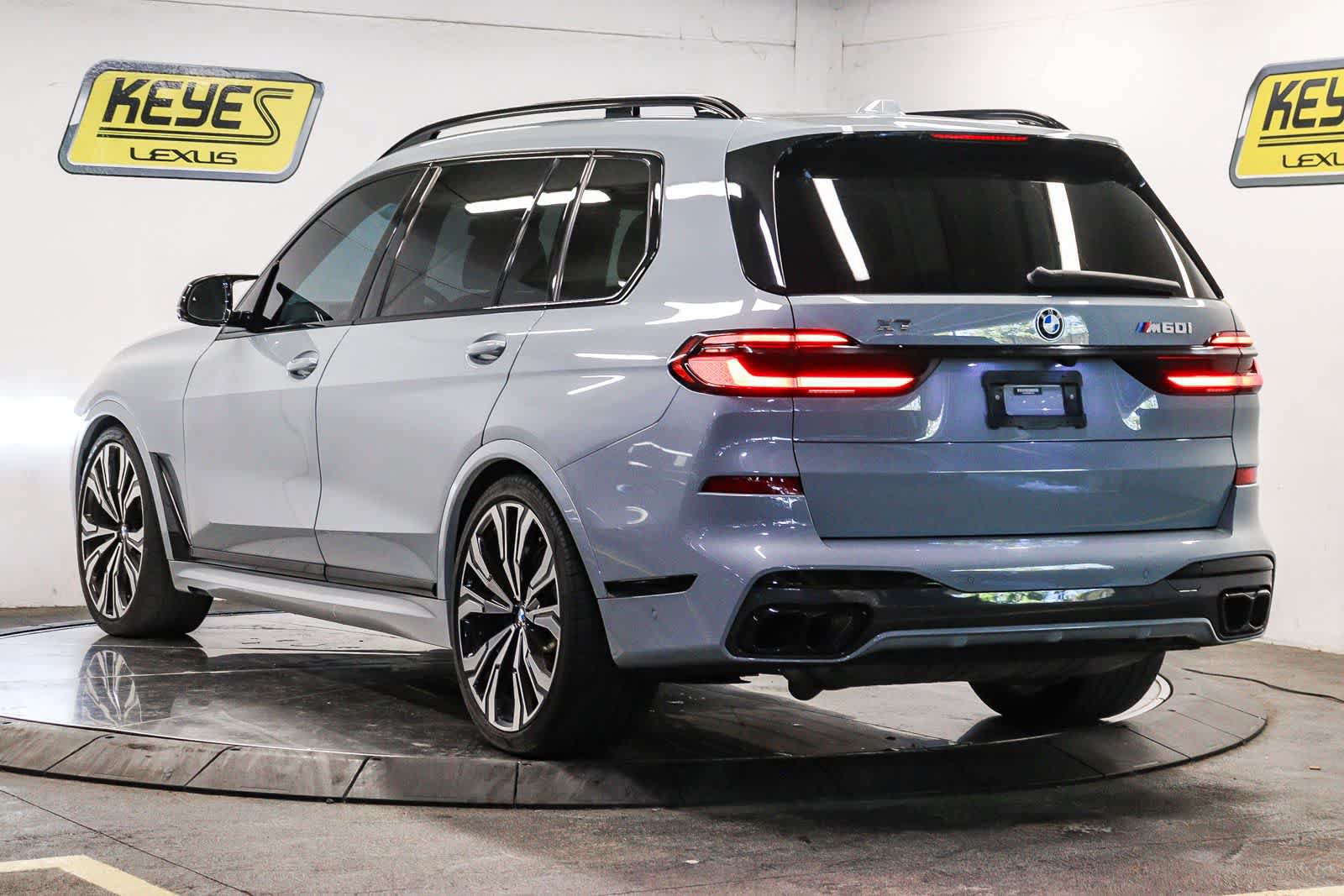 Used 2024 BMW X7 M60i w/ Executive Package AWD/4WD image 2