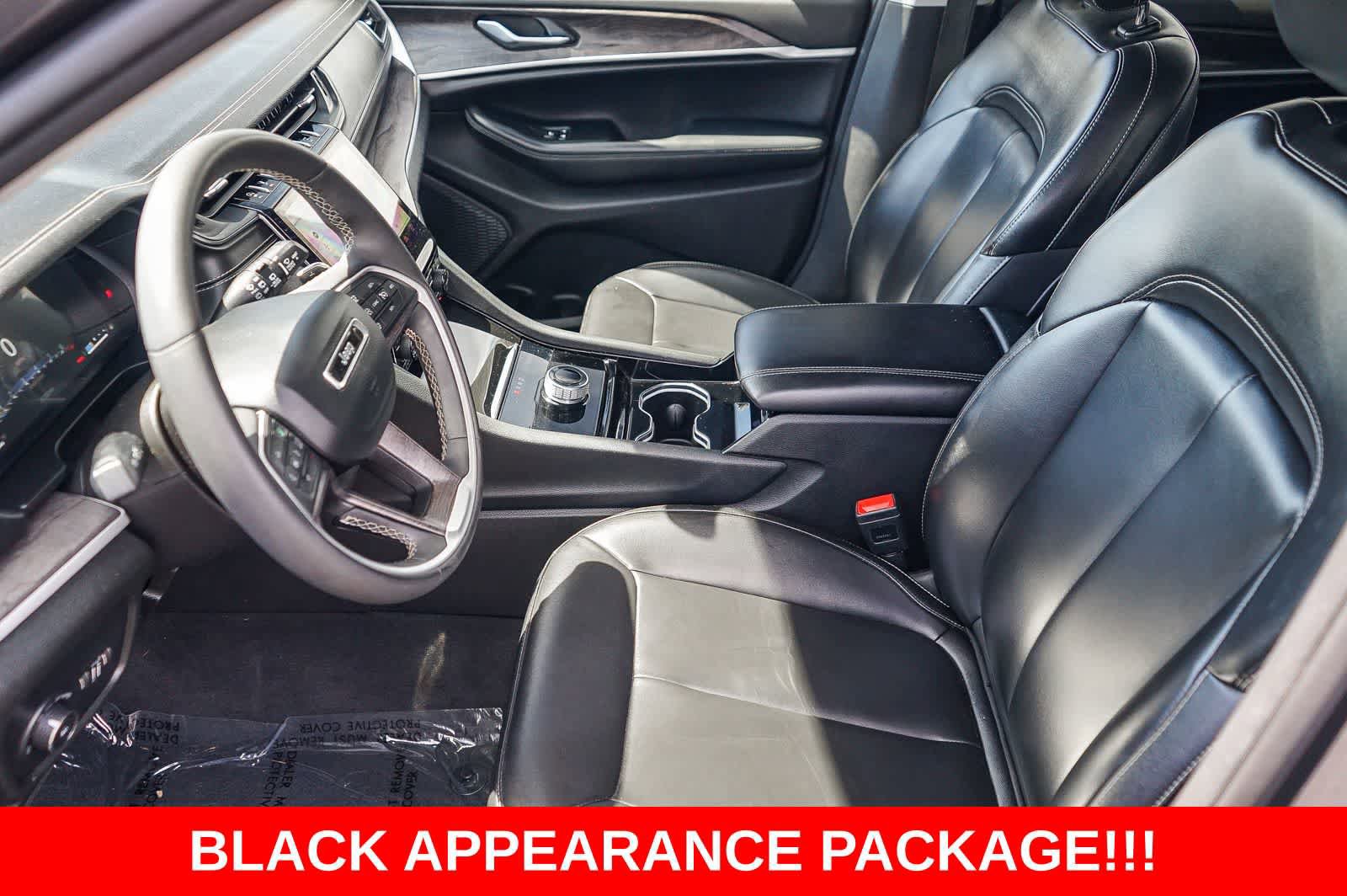 Used 2023 Jeep Grand Cherokee Limited w/ Black Appearance Package image 17