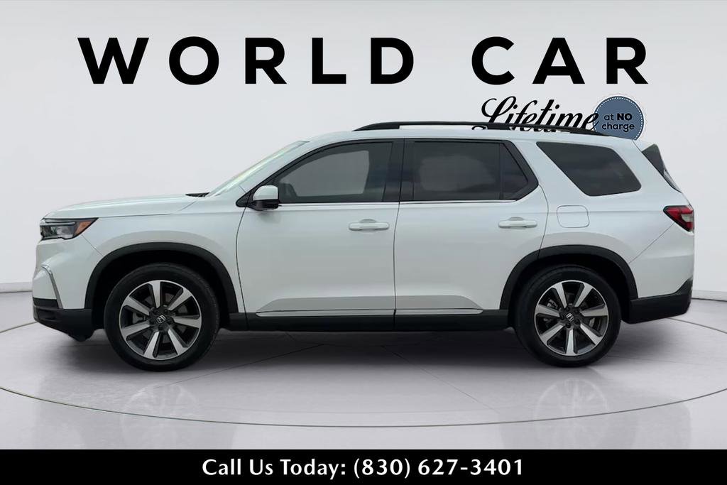 Used 2023 Honda Pilot Touring image 6