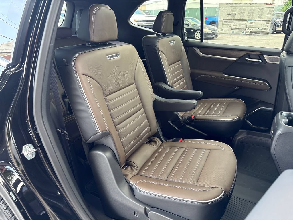 New 2026 GMC Acadia Denali Ultimate w/ LPO, Floor Liner Package AWD/4WD image 51
