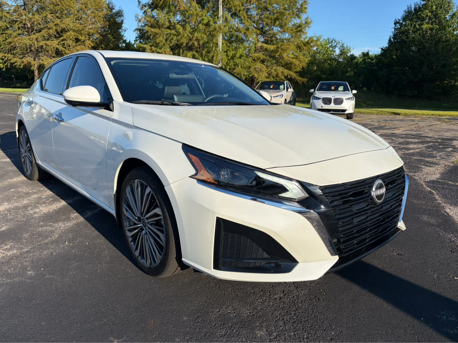 Used 2025 Nissan Altima 2.5 SL FWD image 3