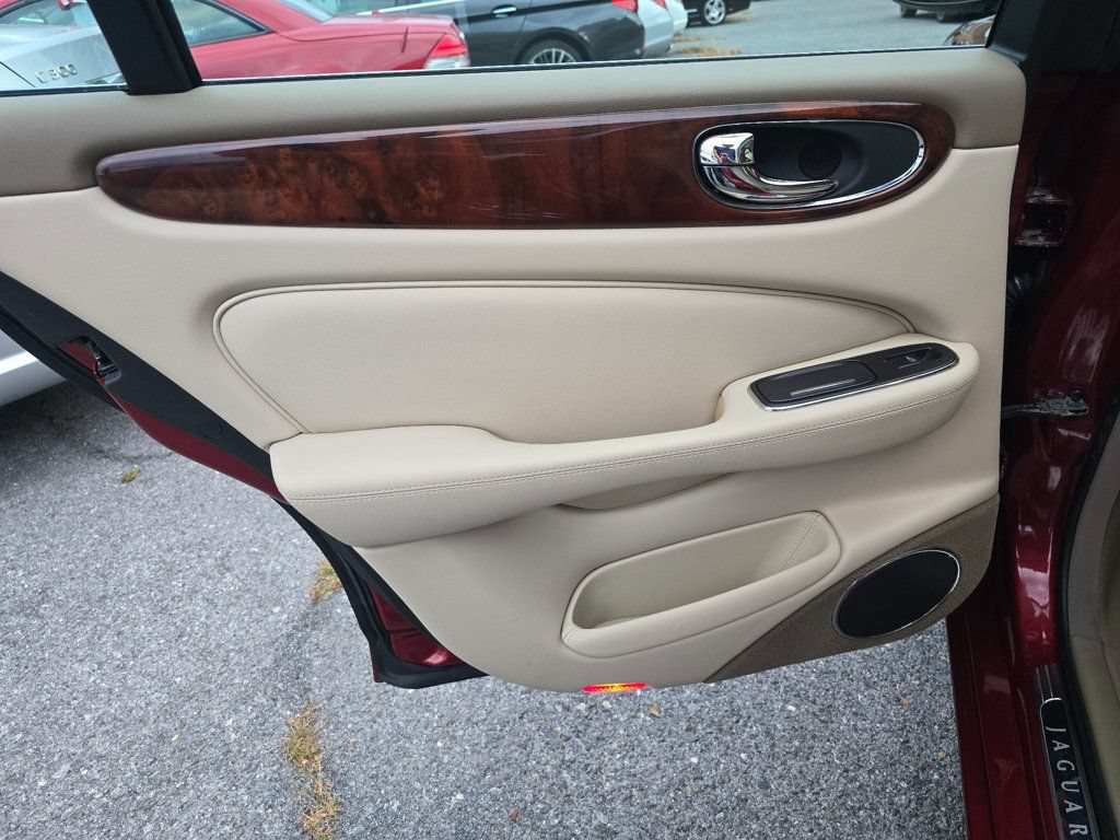 Used 2004 Jaguar XJ8 RWD image 12