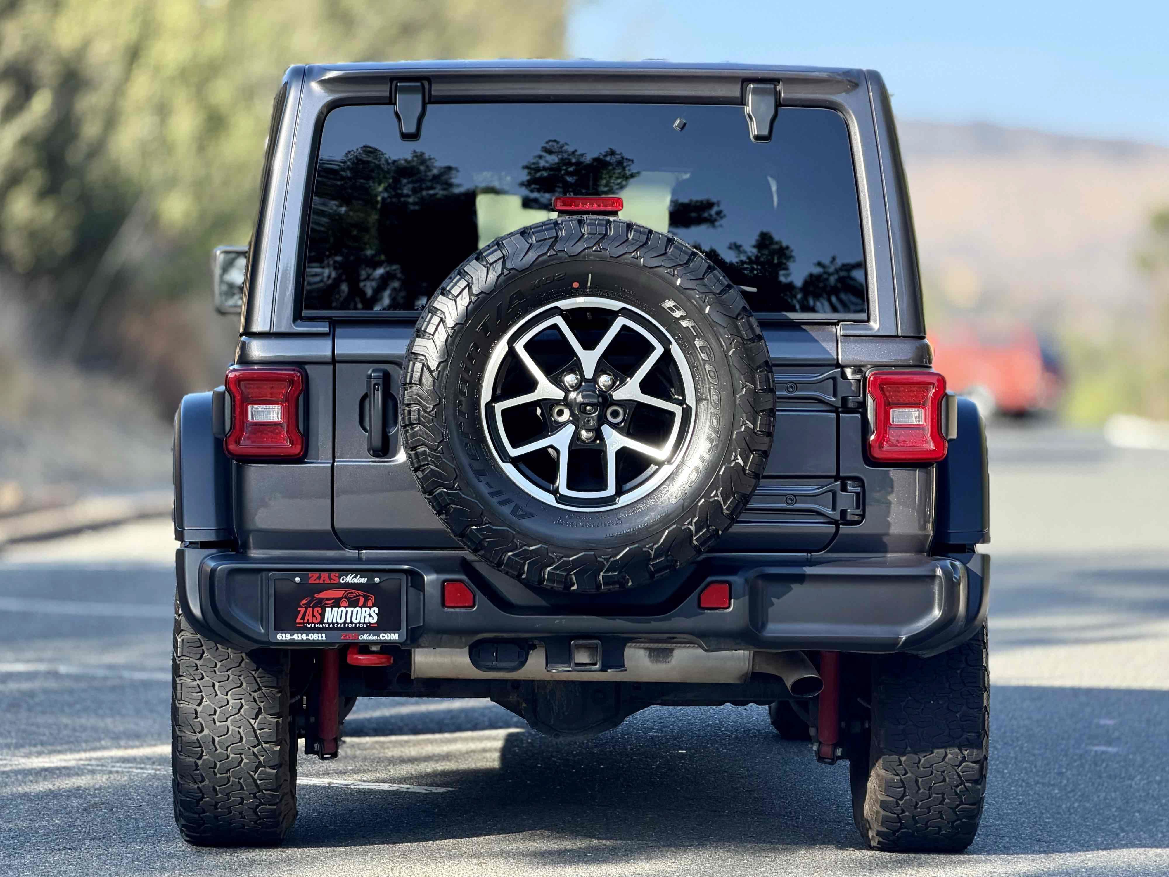 Used 2025 Jeep Wrangler Unlimited Rubicon AWD/4WD image 16