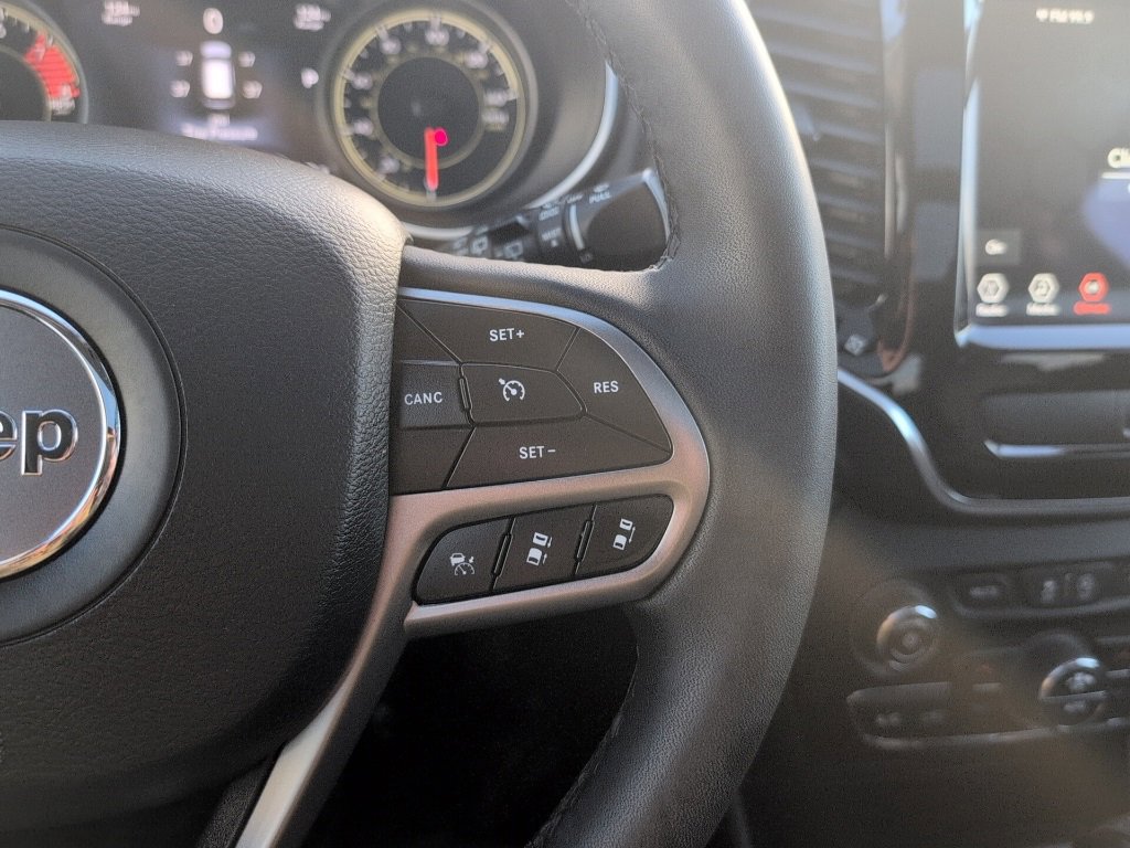 Used 2022 Jeep Cherokee Limited image 27