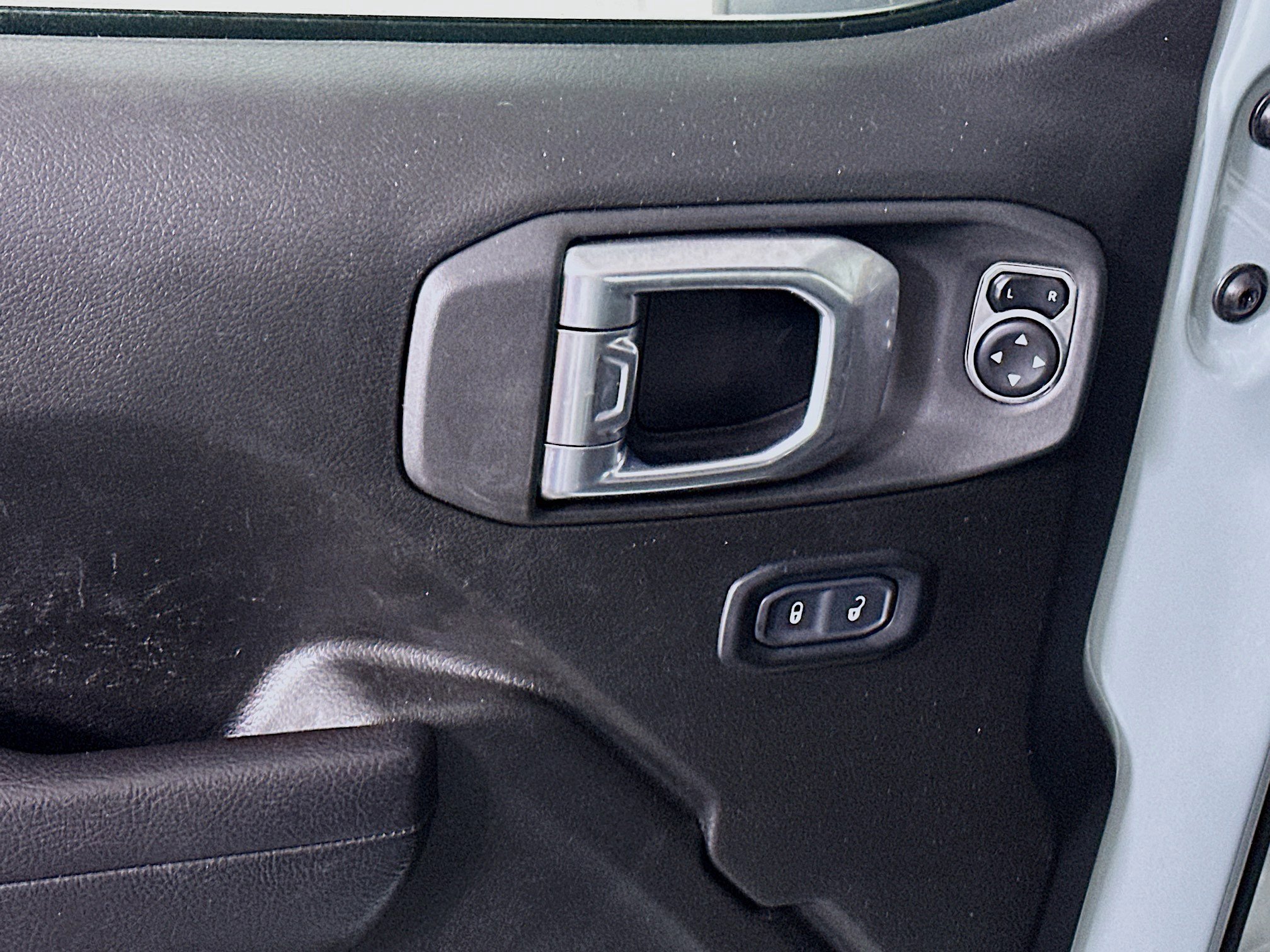 Used 2024 Jeep Wrangler Willys image 15