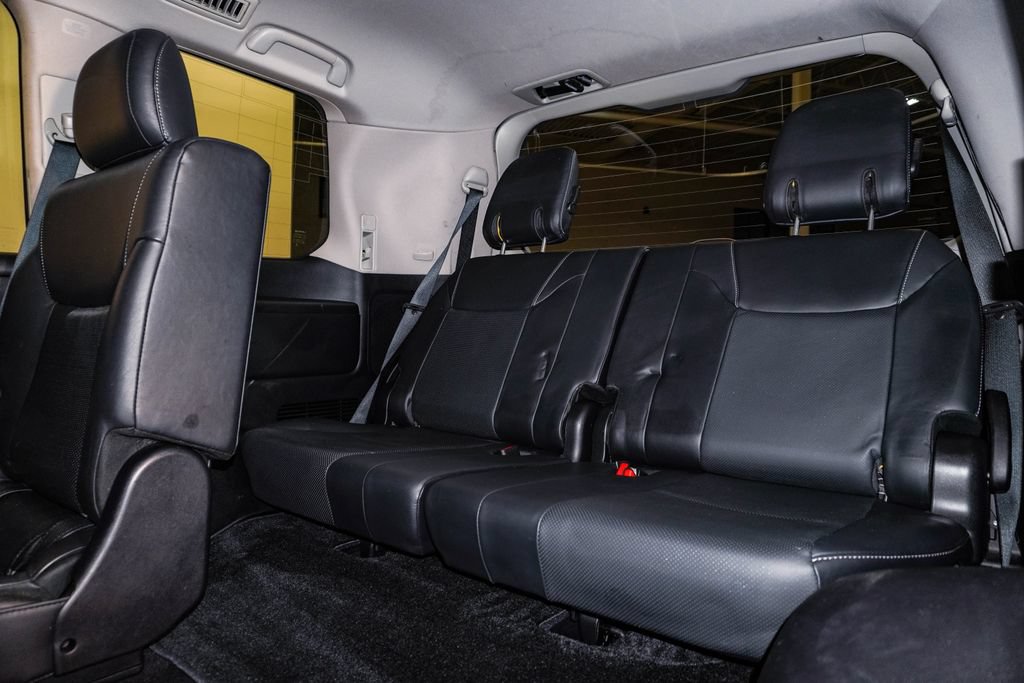 Used 2013 Lexus LX 570 4WD w/ Luxury Pkg image 20