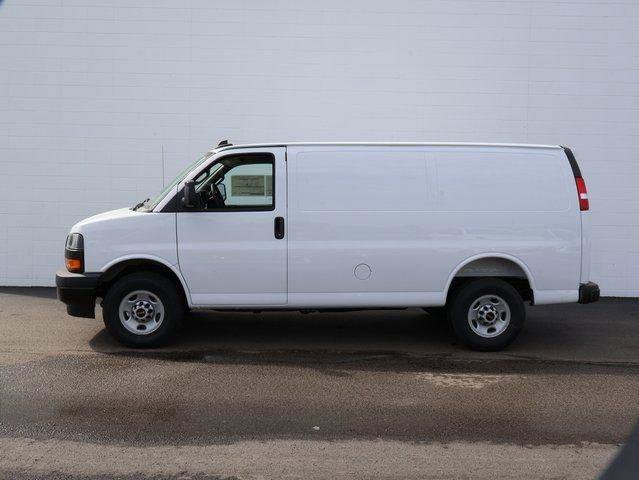 New 2025 GMC Savana 2500 w/ Driver Convenience Package RWD image 3