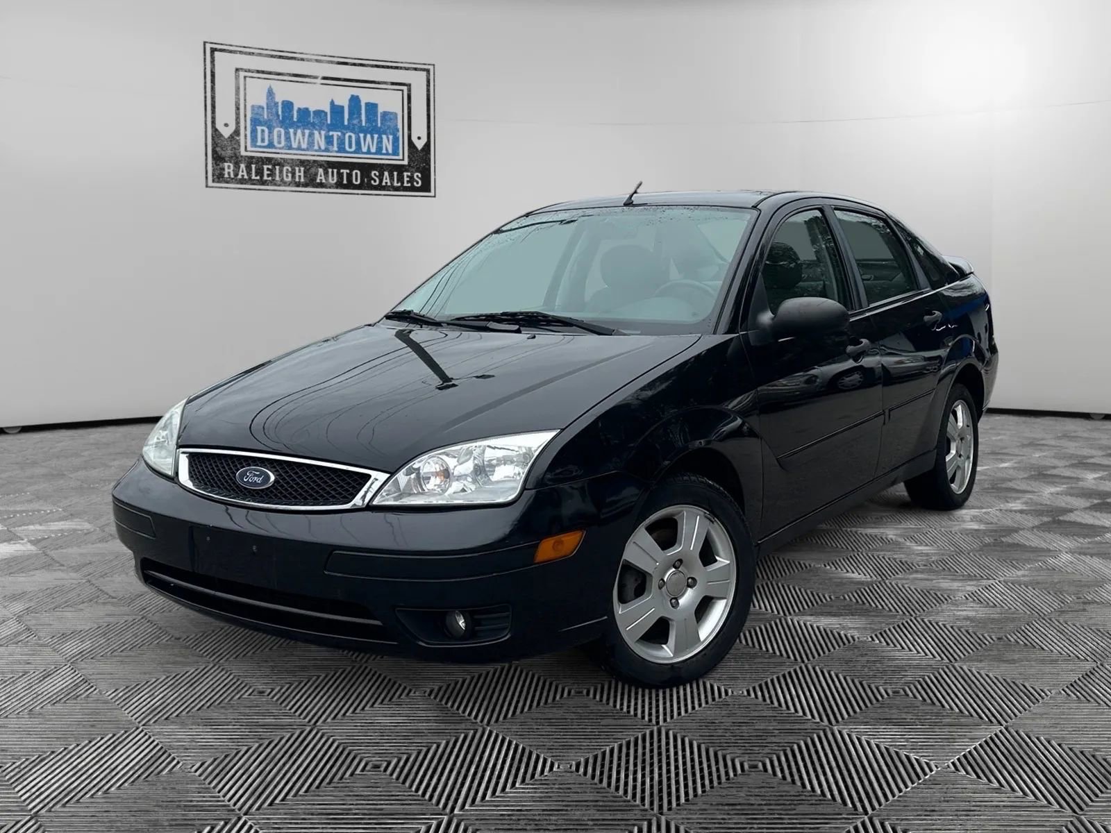 Used 2007 Ford Focus SE image 2
