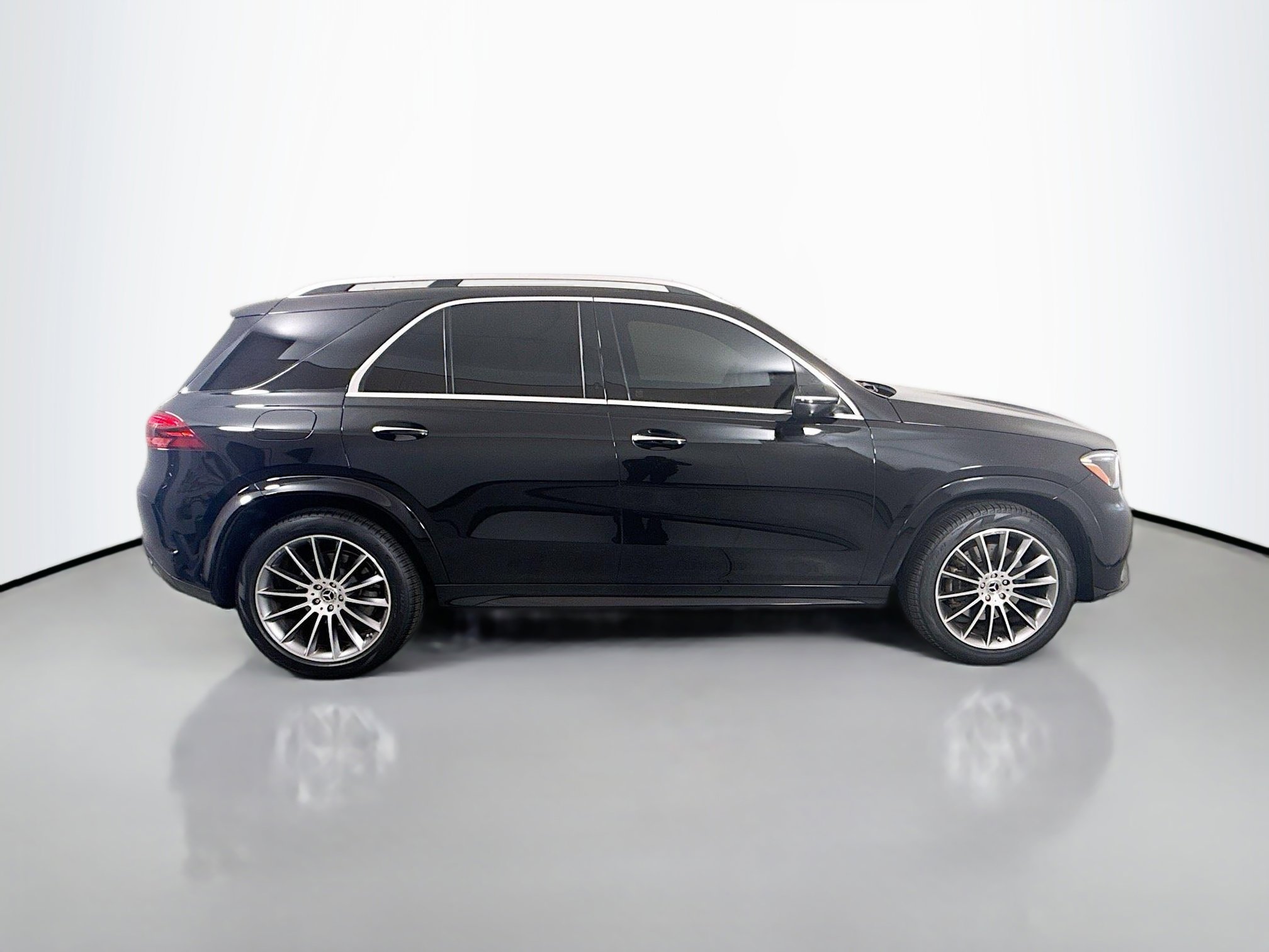 Used 2024 Mercedes-Benz GLE 350 4MATIC image 8