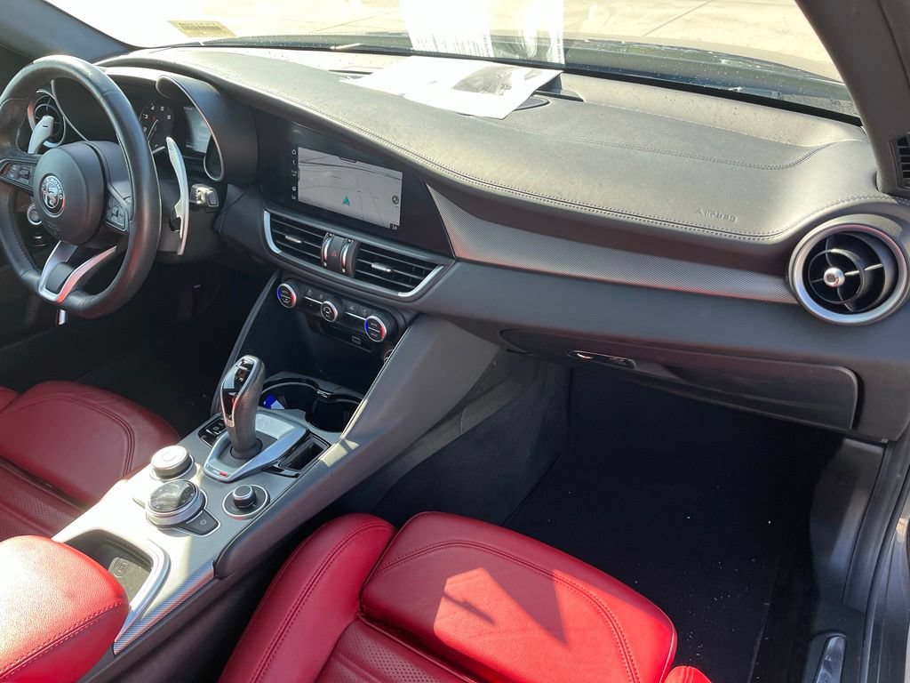 Used 2023 Alfa Romeo Giulia Veloce RWD image 14