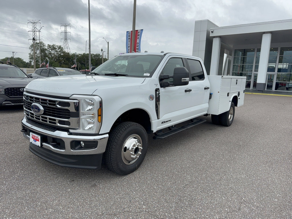 New 2026 Ford F350 XL w/ XL Chrome Package image 2