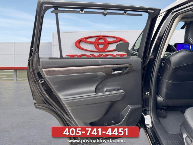 Used 2023 Toyota Highlander Platinum AWD/4WD image 39