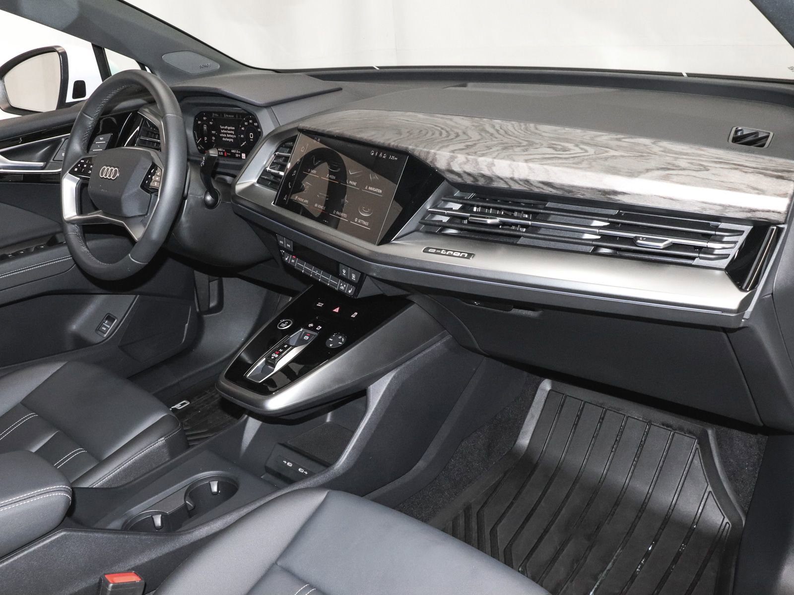 Used 2025 Audi Q4 e-tron Premium Plus w/ Premium Plus AWD/4WD image 24