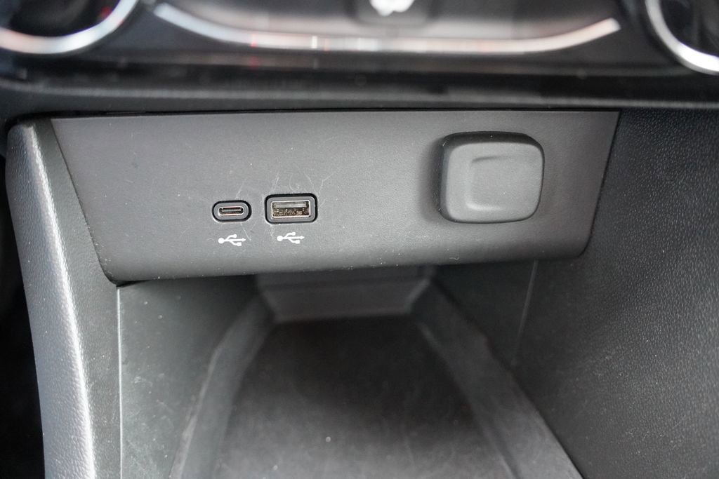 Certified 2024 Buick Encore GX Sport Touring image 25