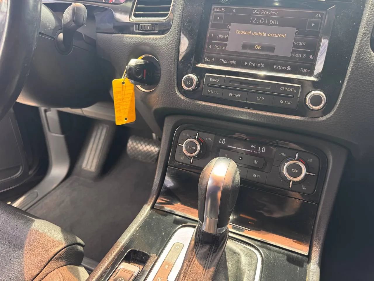 Used 2014 Volkswagen Touareg Sport AWD/4WD image 12