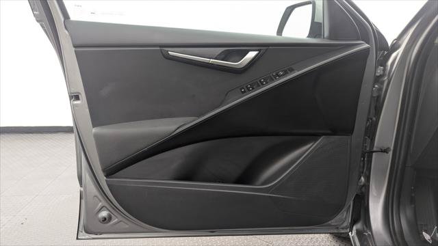 Used 2024 Kia Niro LX FWD image 13