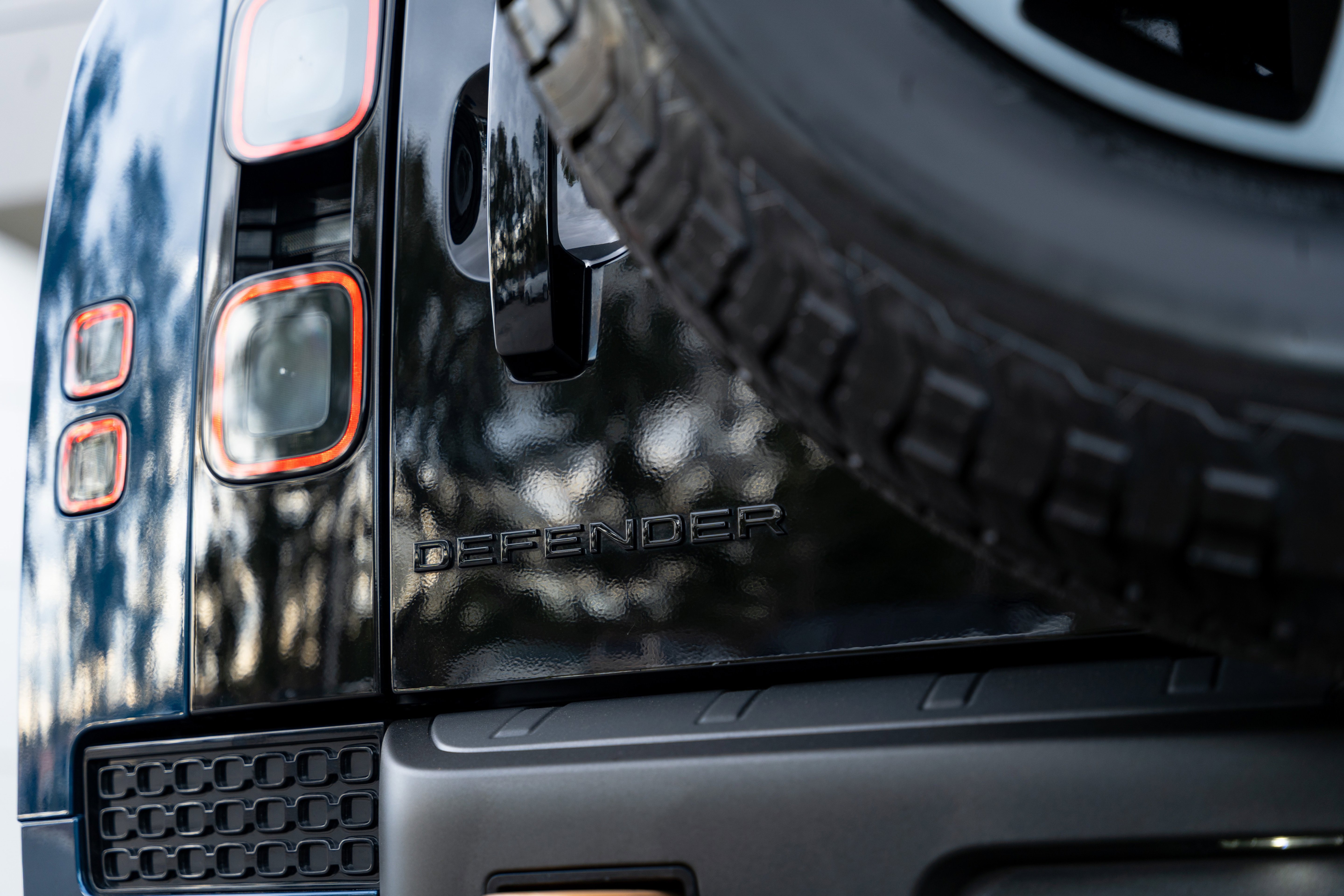Used 2026 Land Rover Defender 110 OCTA image 16