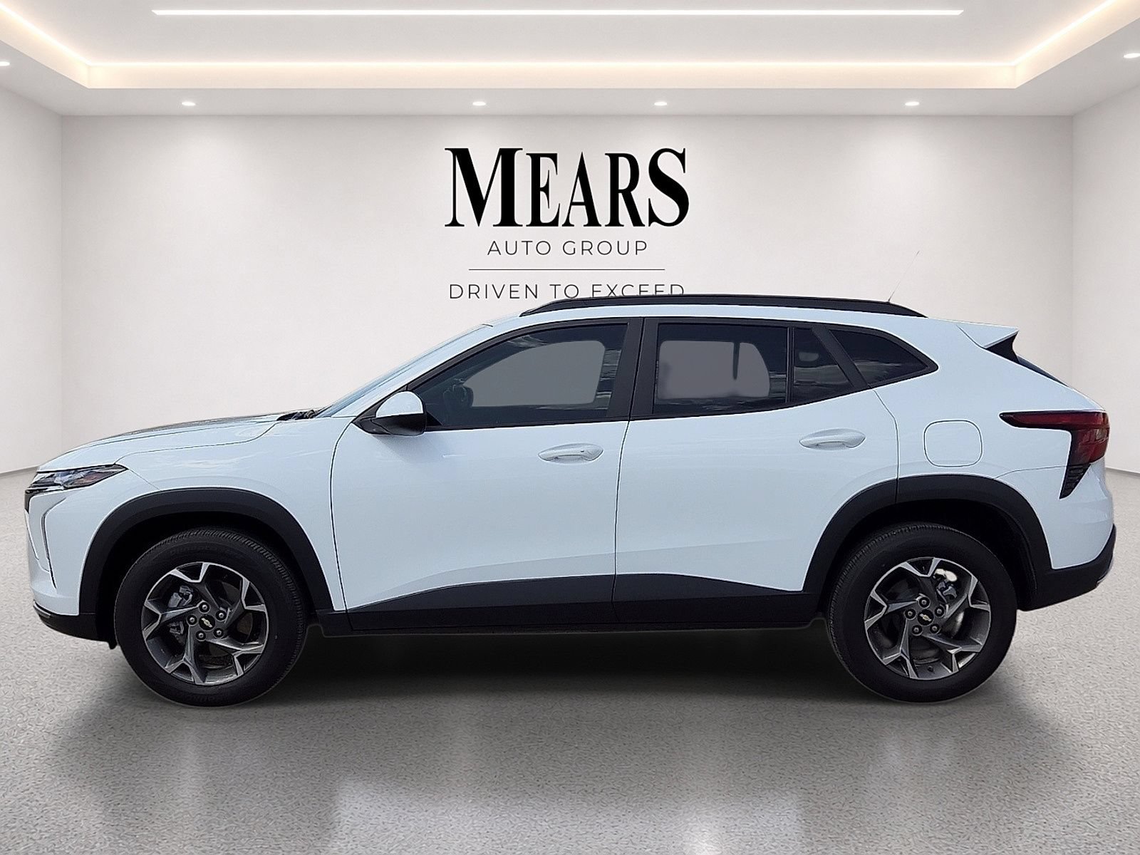 Used 2025 Chevrolet Trax LT w/ Driver Confidence Package FWD image 2