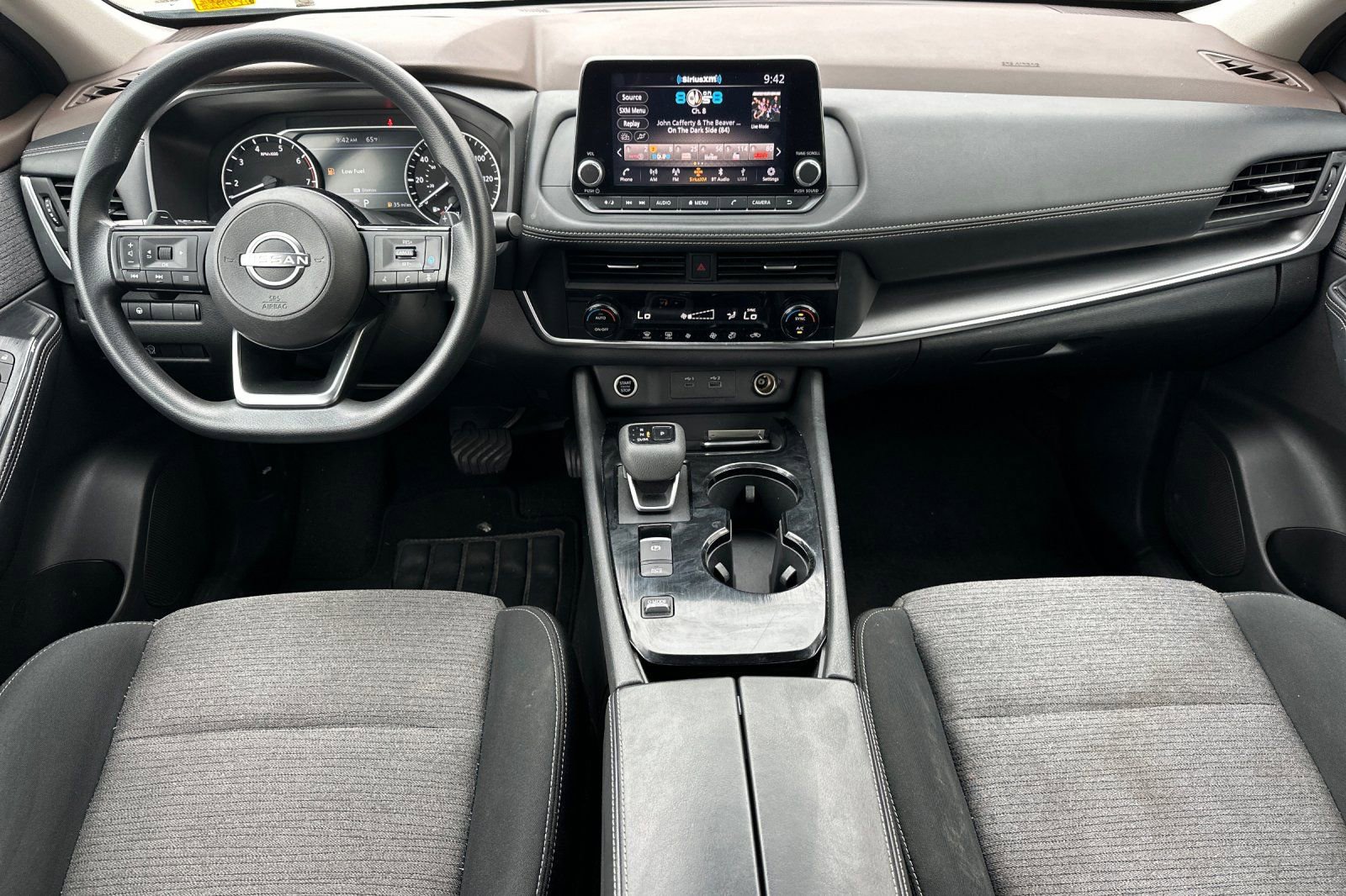 Used 2023 Nissan Rogue SV image 16