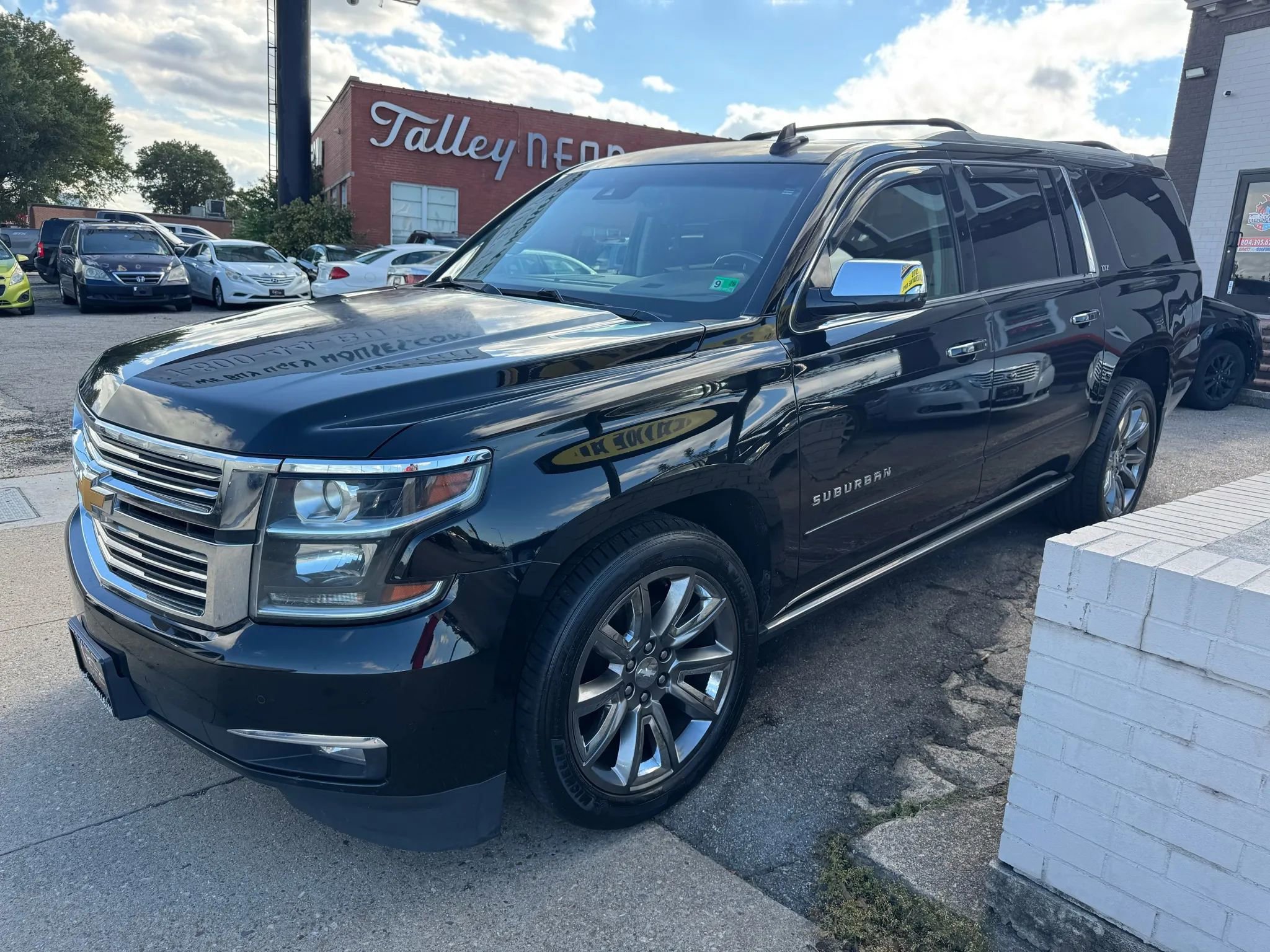 Used 2015 Chevrolet Suburban LTZ image 8
