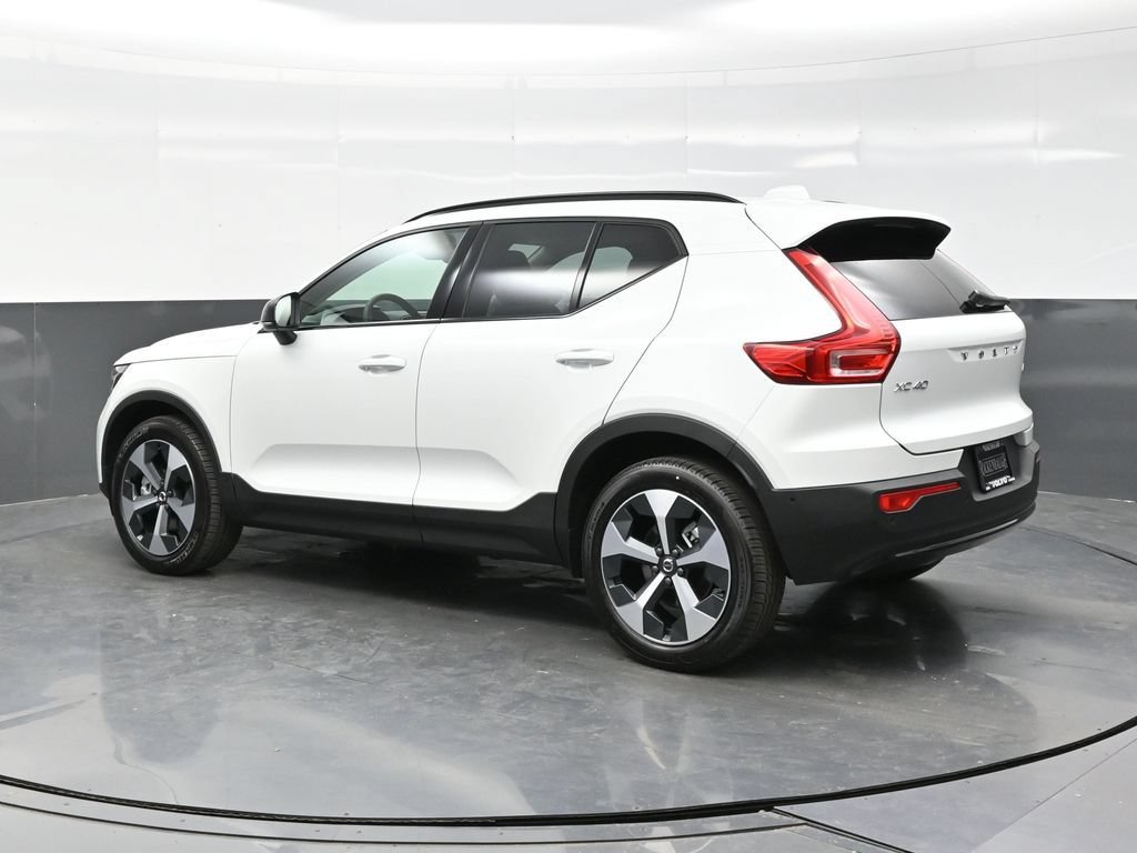 New 2026 Volvo XC40 B5 Plus w/ Climate Package AWD/4WD image 4