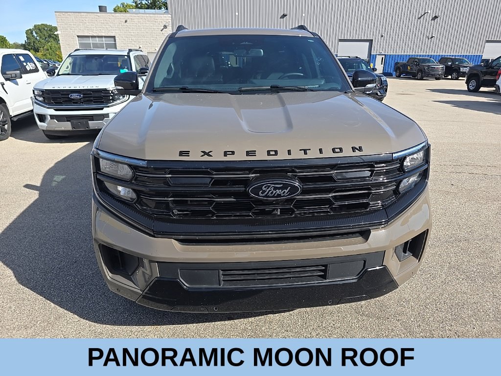 Used 2026 Ford Expedition Max Platinum w/ Stealth Performance Package AWD/4WD image 2