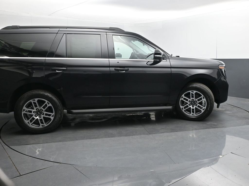New 2026 Ford Expedition Active image 6