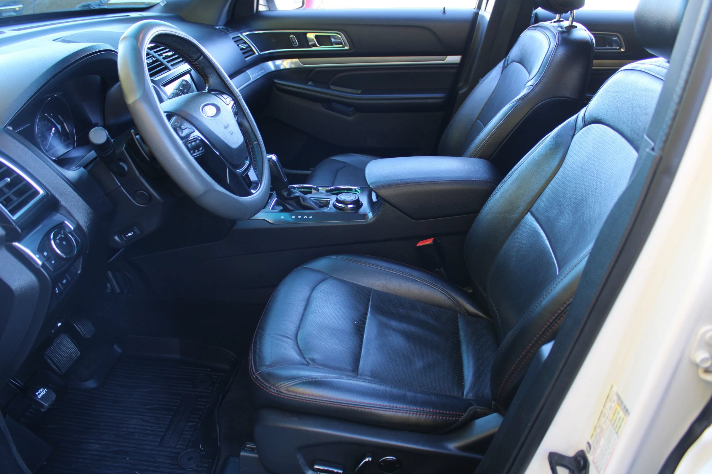 Used 2017 Ford Explorer Sport w/ Equipment Group 401A AWD/4WD image 8