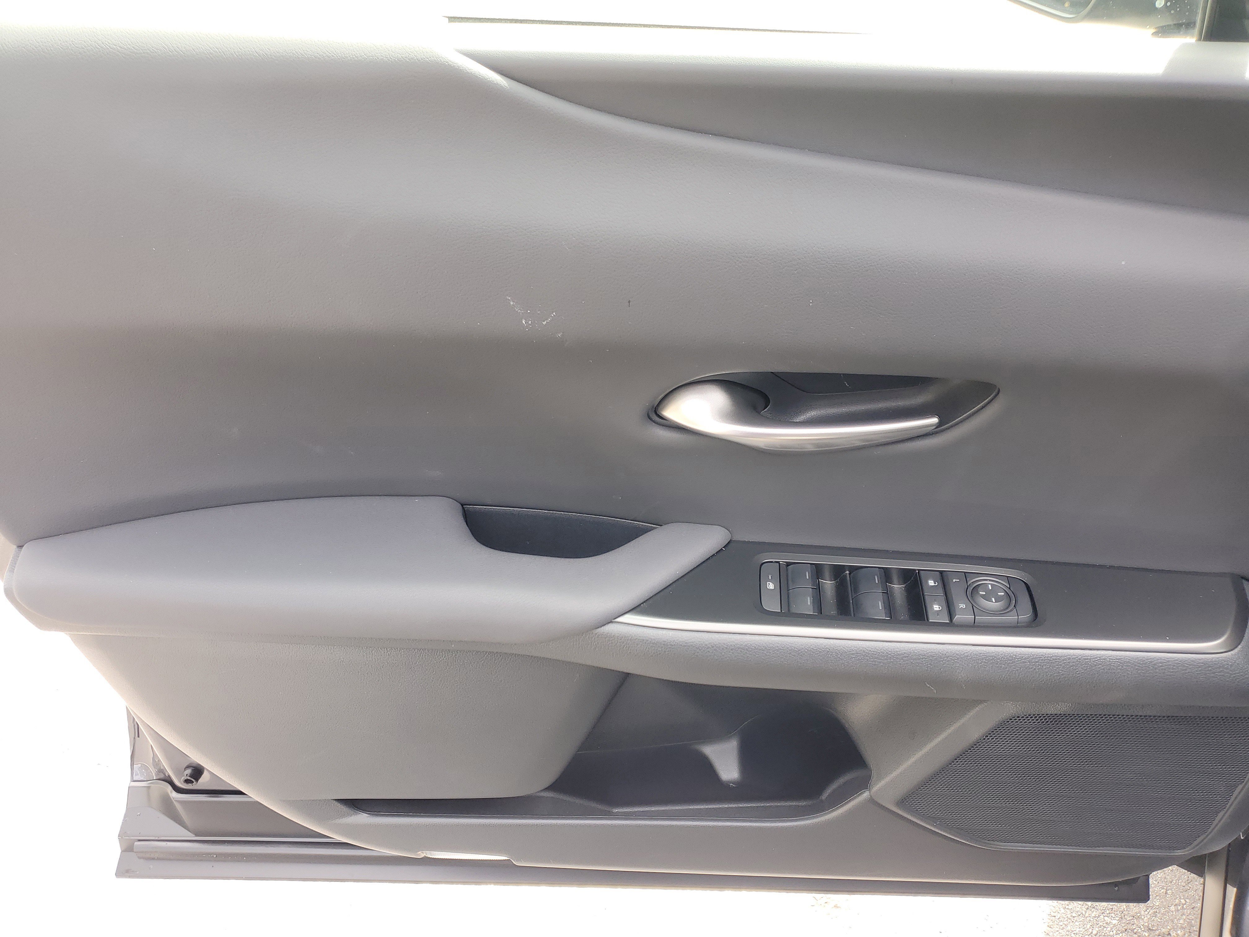 Used 2025 Lexus UX 300h FWD w/ Accessory Package (Z1) image 19