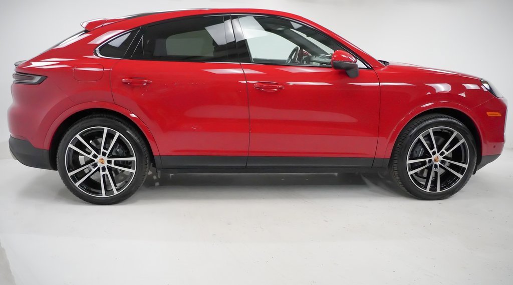 Certified 2025 Porsche Cayenne Coupe image 9