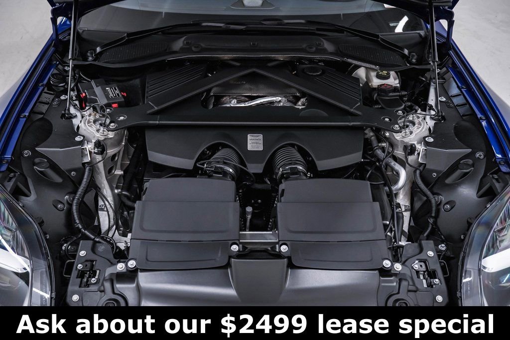 Used 2025 Aston Martin V8 Vantage Coupe image 32