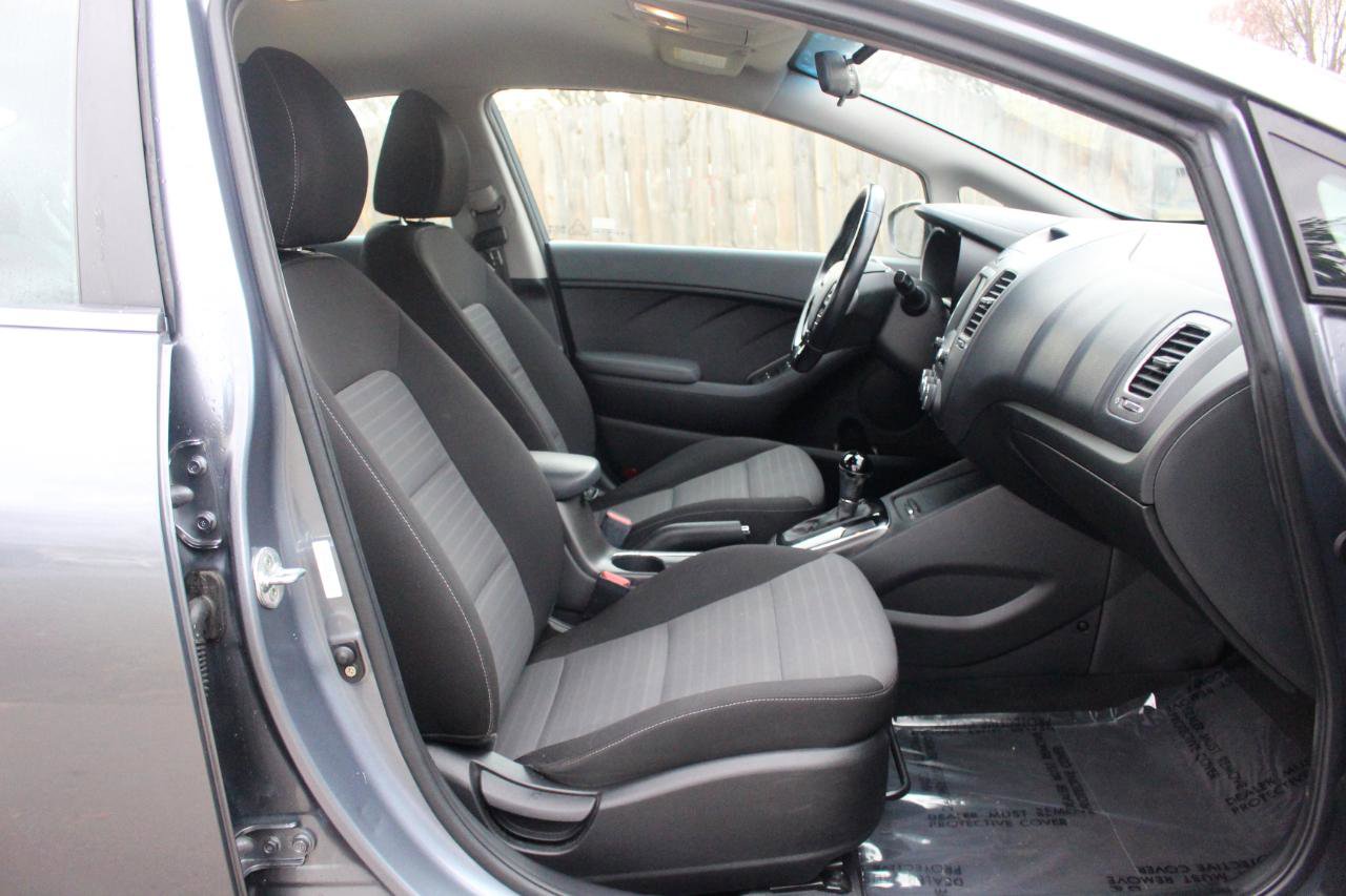 Used 2017 Kia Forte S w/ S Technology Package image 36