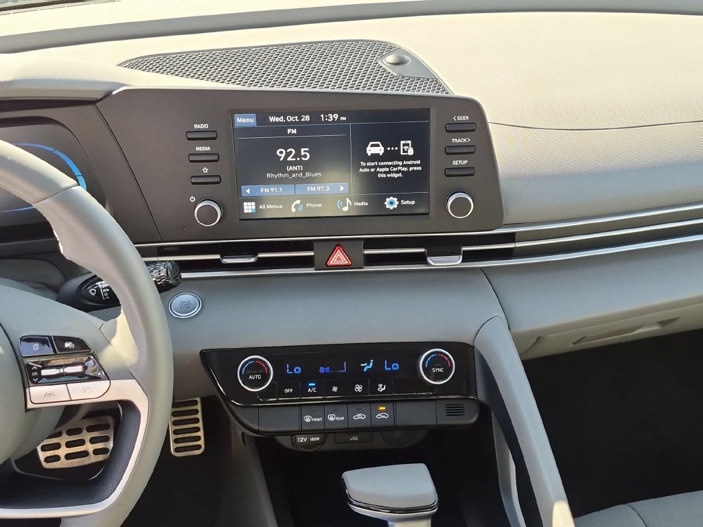 Used 2026 Hyundai Elantra Sport FWD image 19
