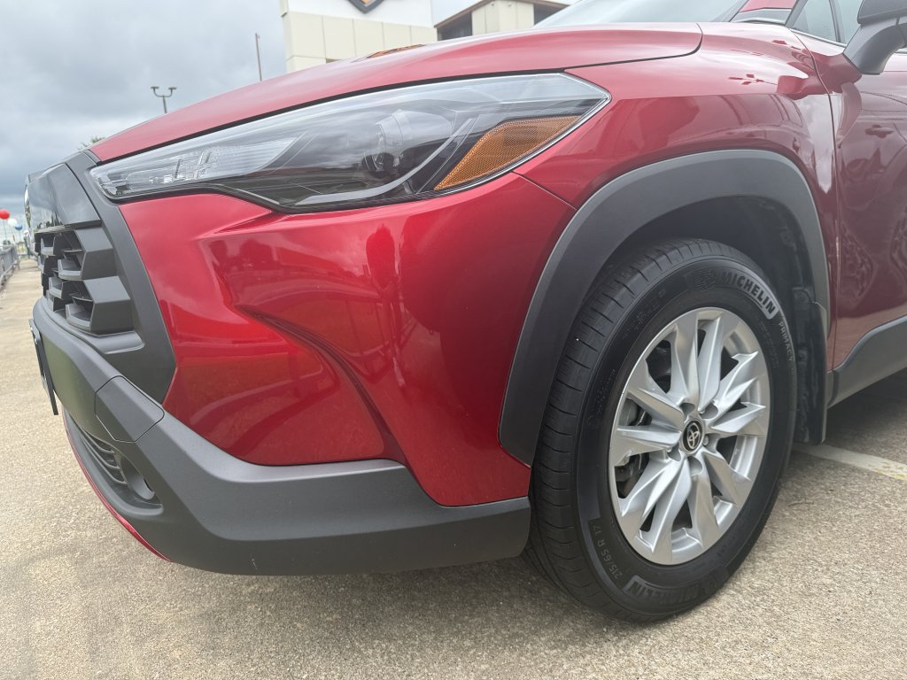 Used 2026 Toyota Corolla Cross LE FWD image 7