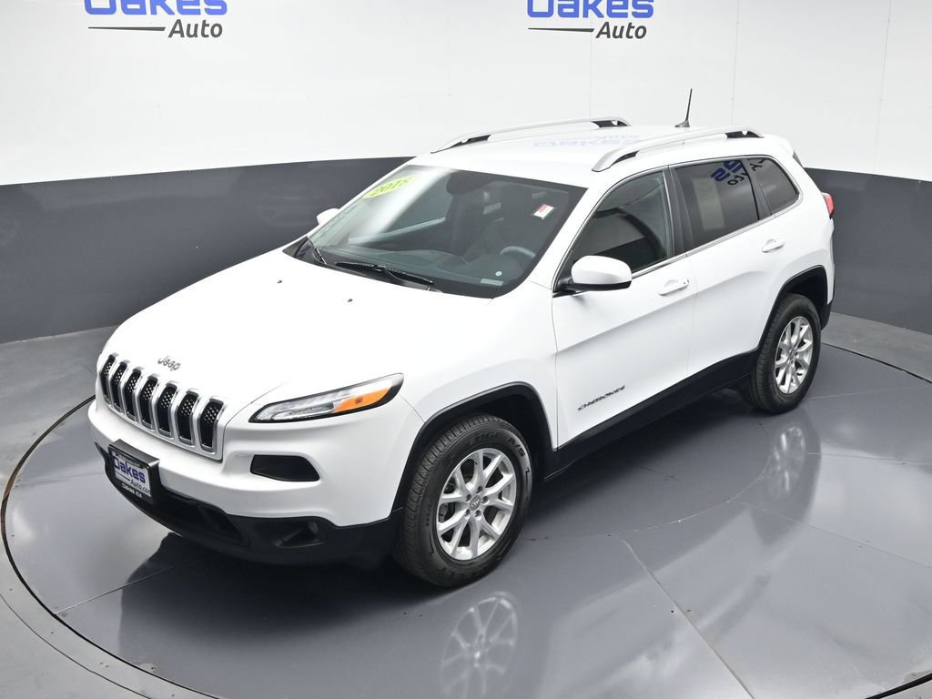 Used 2018 Jeep Cherokee Latitude Plus w/ Cold Weather Group AWD/4WD image 47