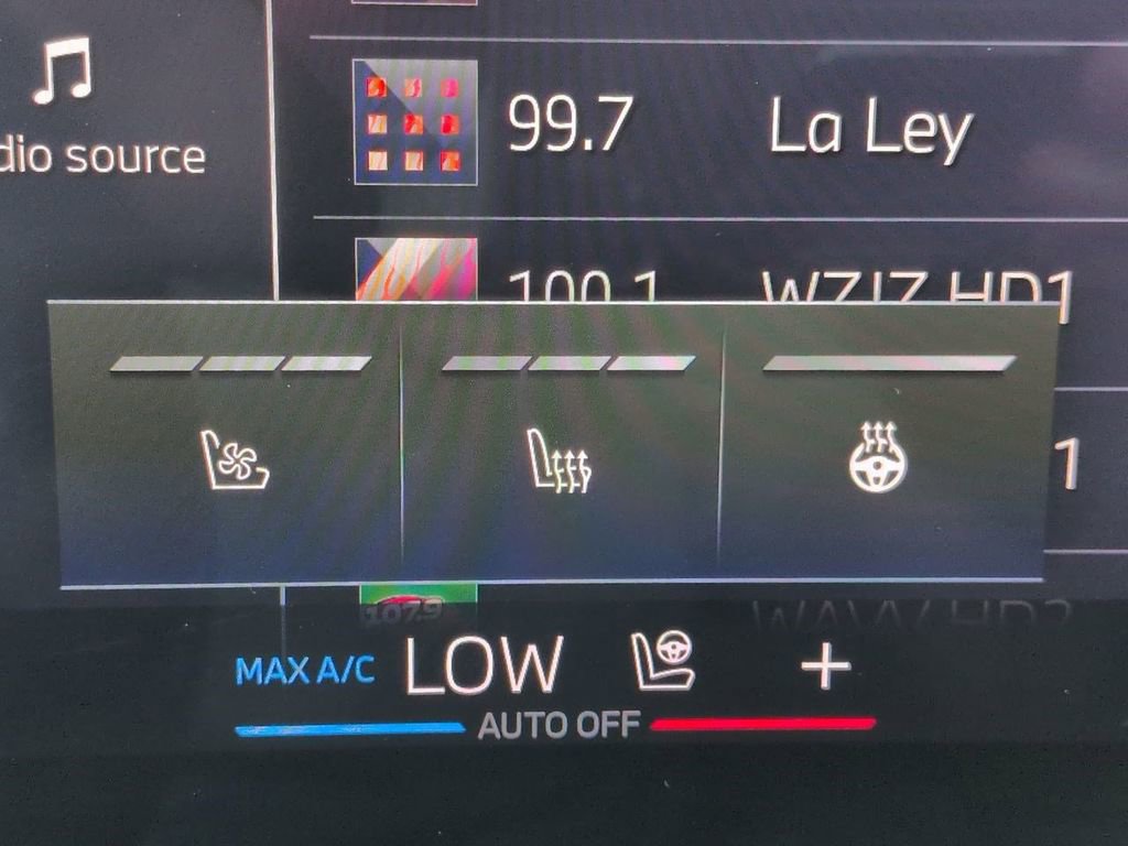 Certified 2024 BMW X5 xDrive40i w/ M Sport Package image 25