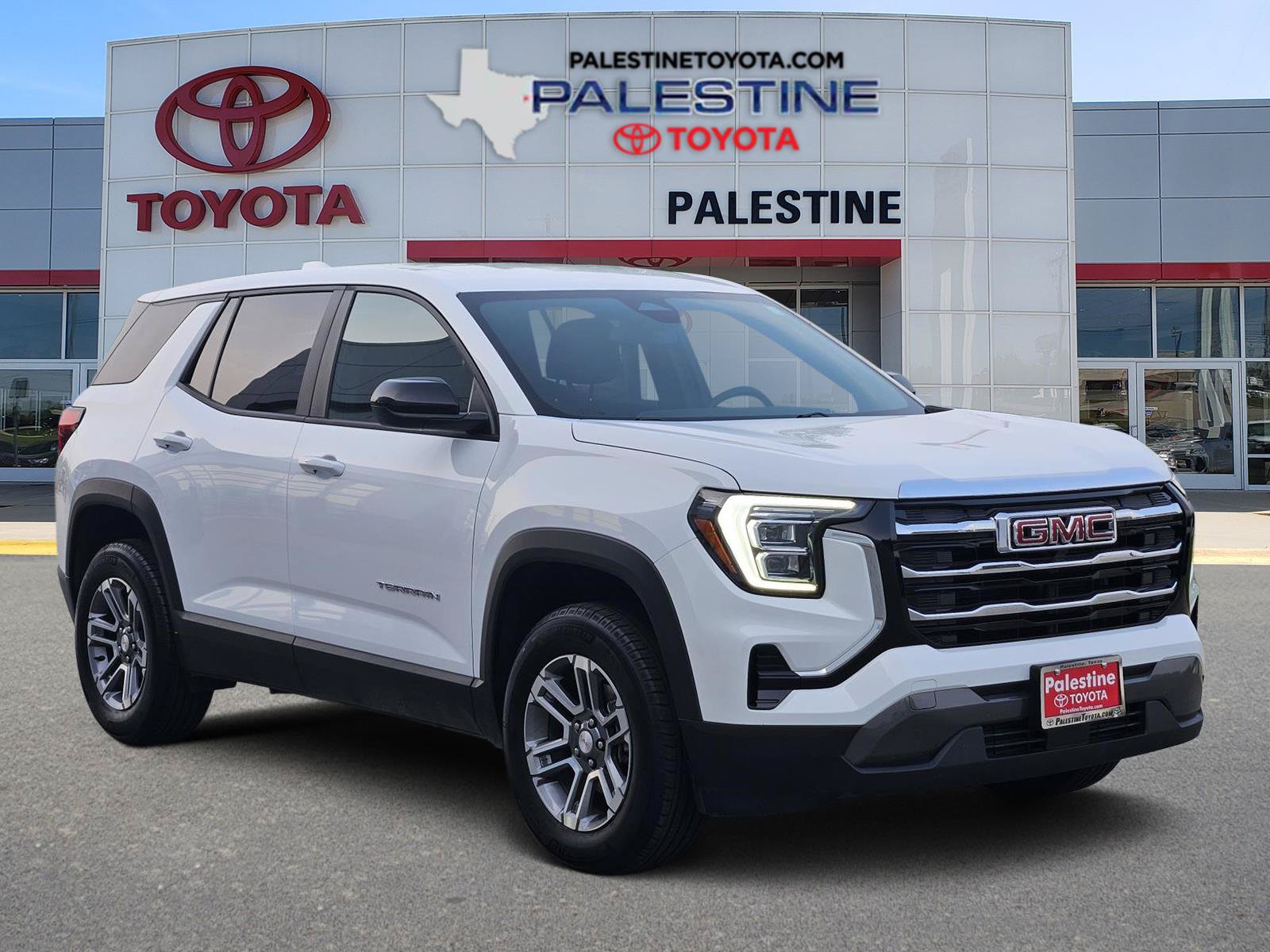 Used 2026 GMC Terrain Elevation FWD image 1