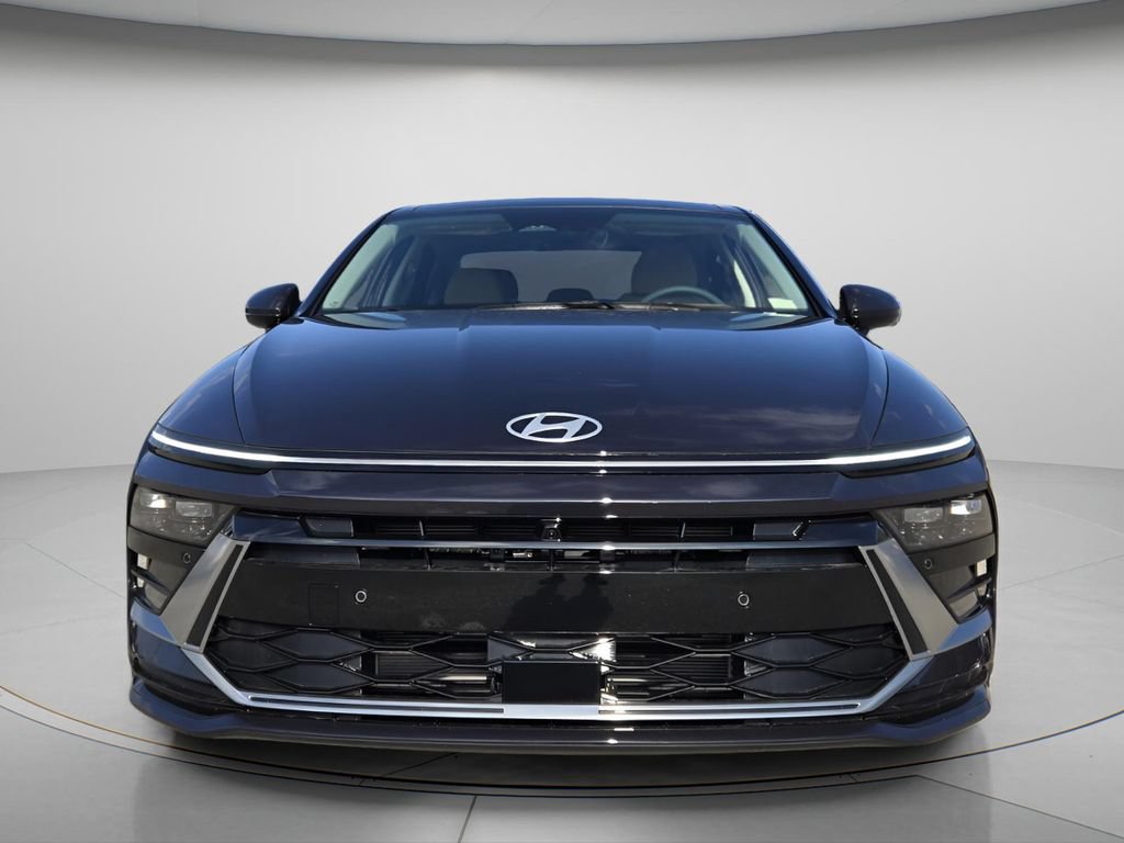 New 2026 Hyundai Sonata Limited FWD image 3
