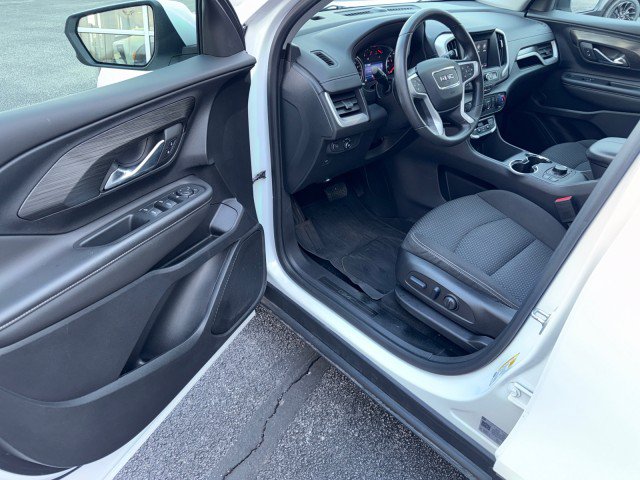 Used 2023 GMC Terrain SLE w/ Driver Convenience Package FWD image 13