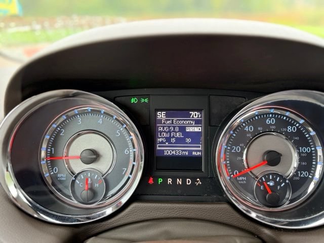 Used 2016 Chrysler Town & Country Limited Platinum w/ Trailer Tow Group FWD image 21