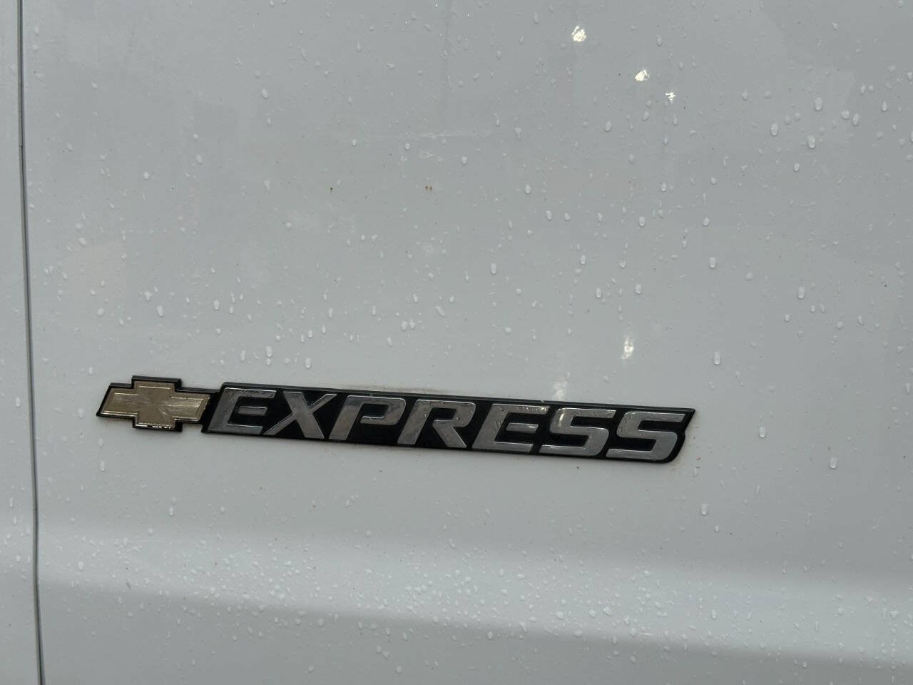 Used 2020 Chevrolet Express 2500 w/ Communications Package RWD image 29