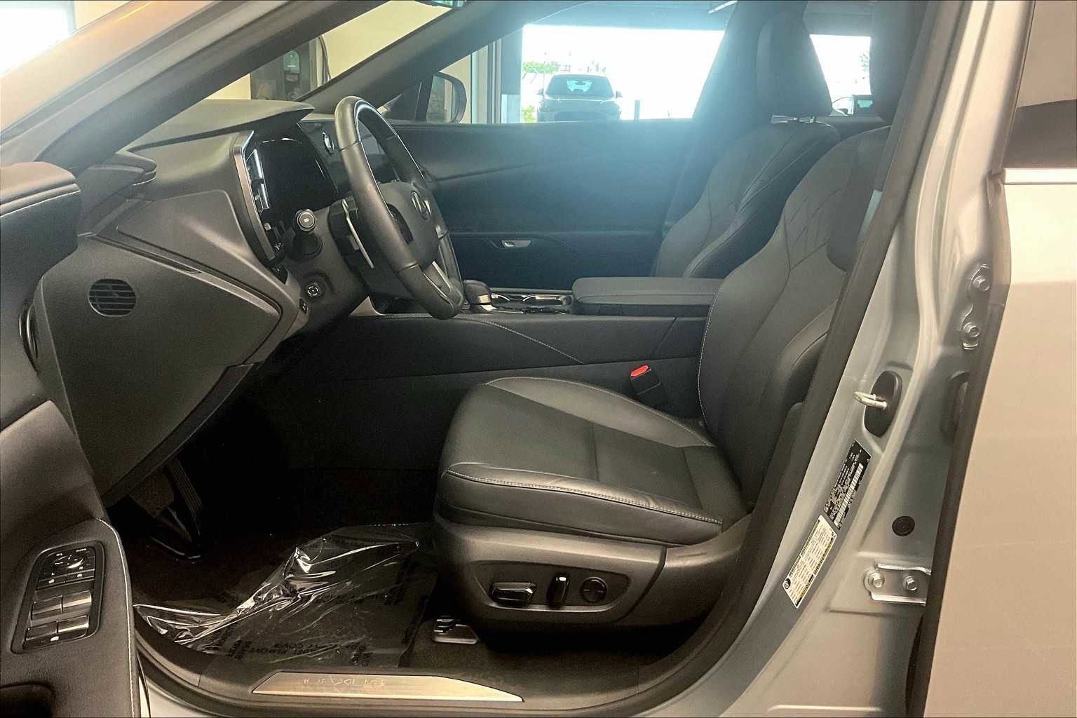 Used 2023 Lexus RX 350 Premium w/ Accessory Package (Z1) image 13