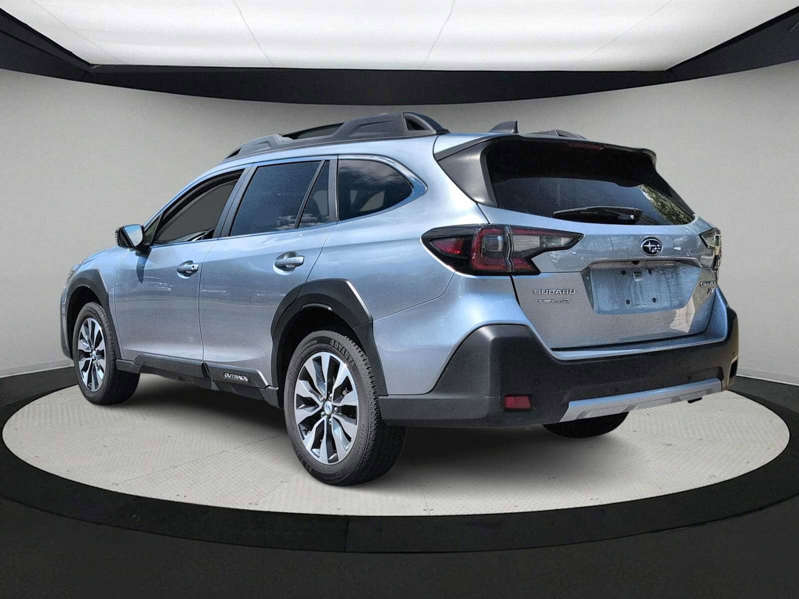 Used 2023 Subaru Outback Limited XT AWD/4WD image 6