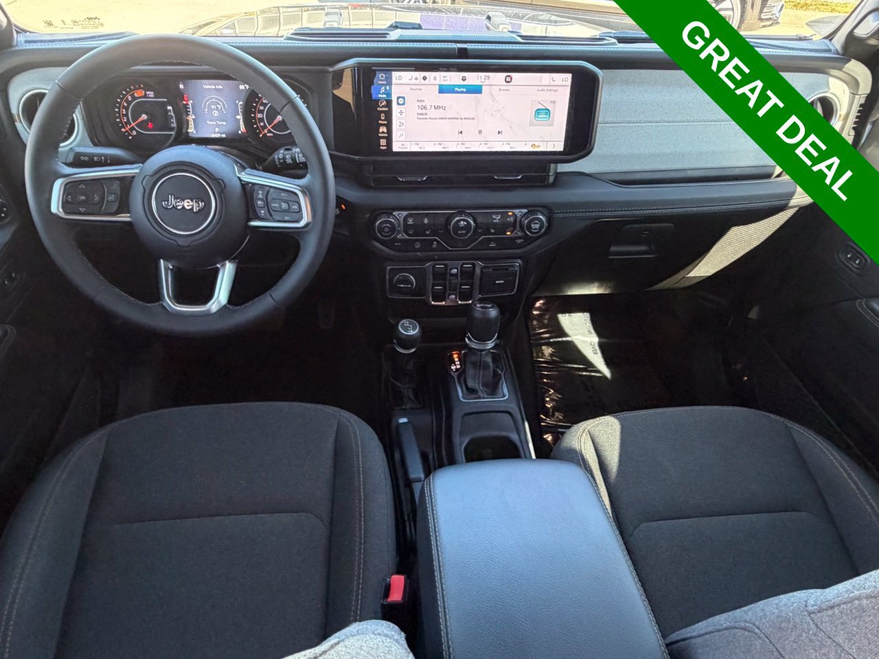 Used 2026 Jeep Wrangler Unlimited Sahara AWD/4WD image 13