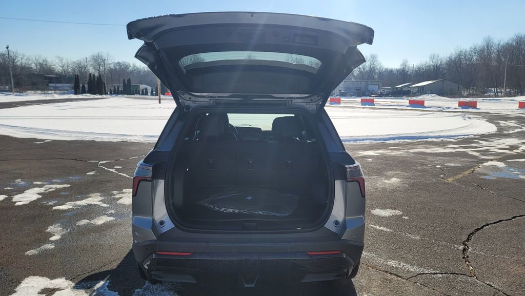 New 2026 Chevrolet Equinox RS w/ Convenience Package III image 11